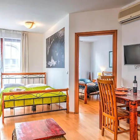 Budapest City Apartments *