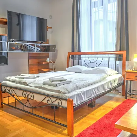 Budapest City Apartments דירה בודפשט