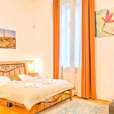 Budapest City Apartments *